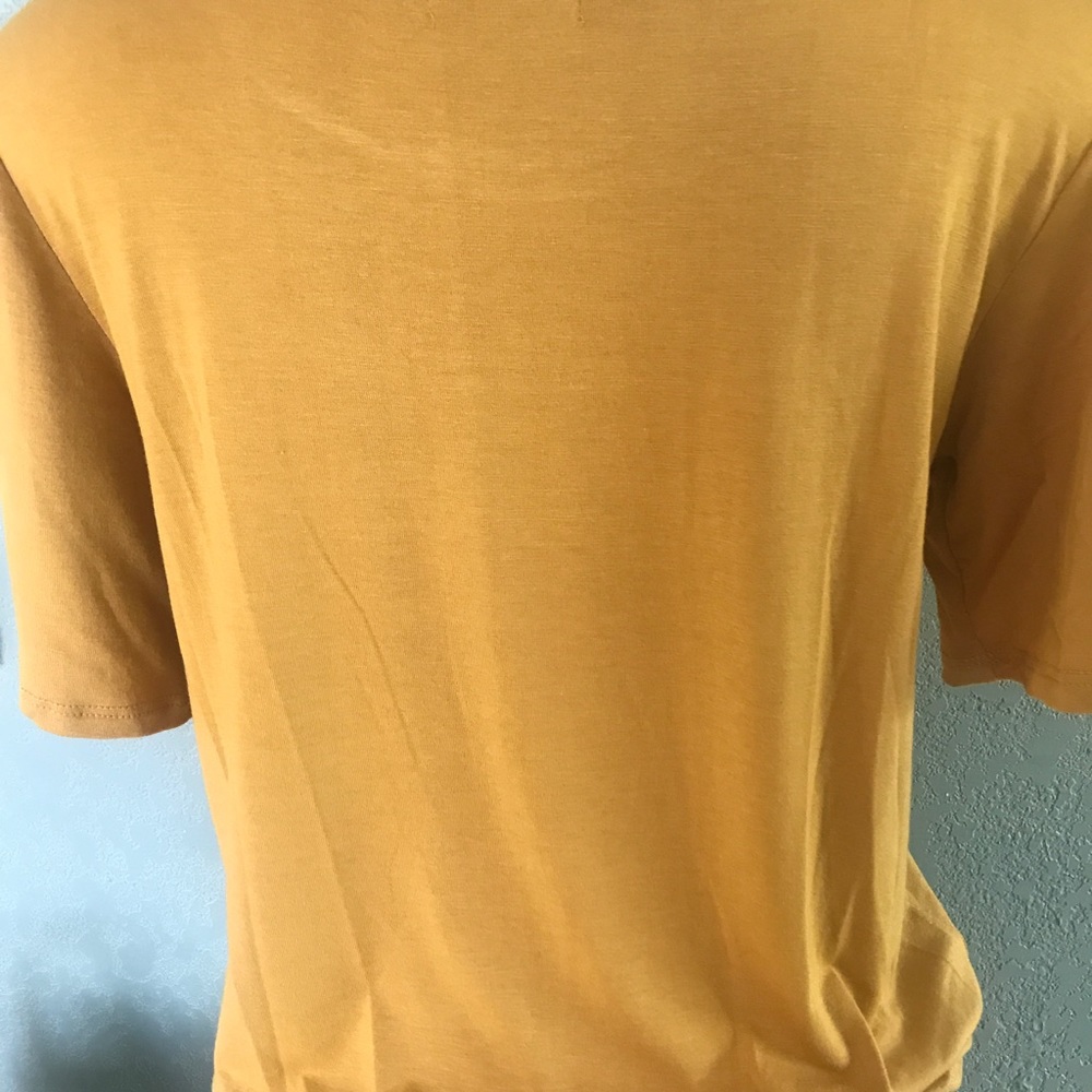 Beautiful Rhinestone Top* - Picture 8 of 8